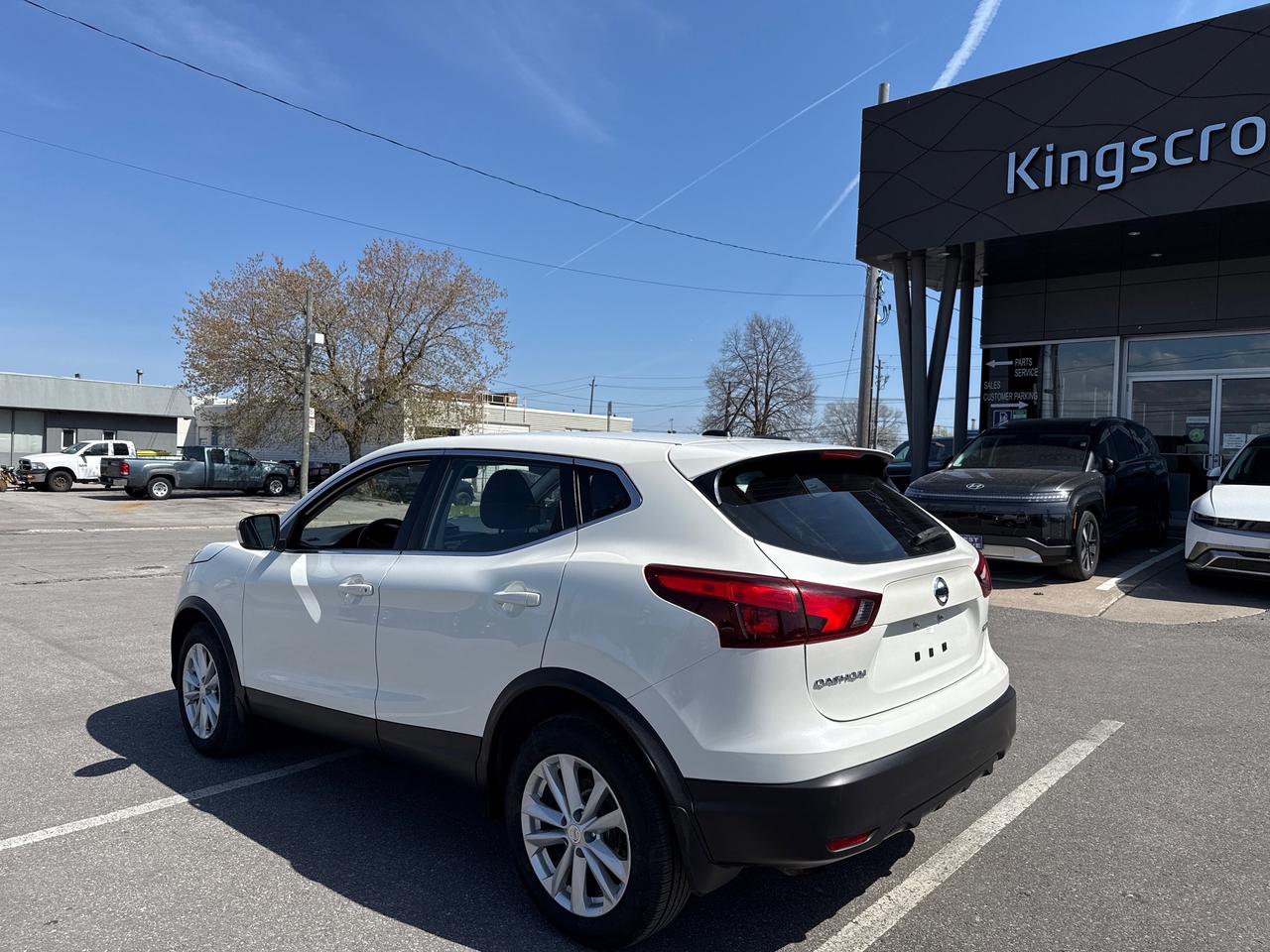 2018 Nissan Qashqai SV Photo2