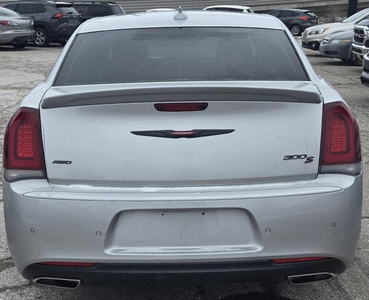 2022 Chrysler 300 300S / NO ACCIDENTS / AWD / LEATHER / ROOF / NAV Photo2