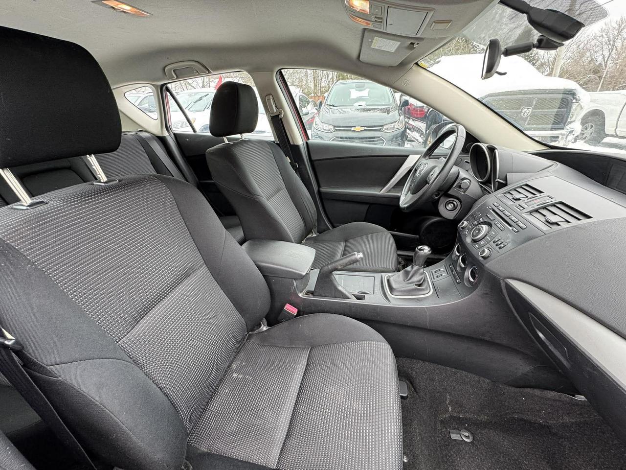 2013 Mazda MAZDA3 4dr HB Sport Man GS-SKY Photo