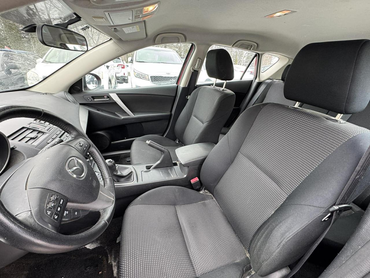 2013 Mazda MAZDA3 4dr HB Sport Man GS-SKY Photo