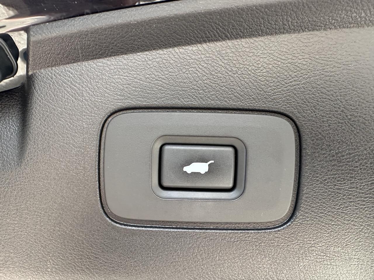 2010 Acura ZDX  Photo