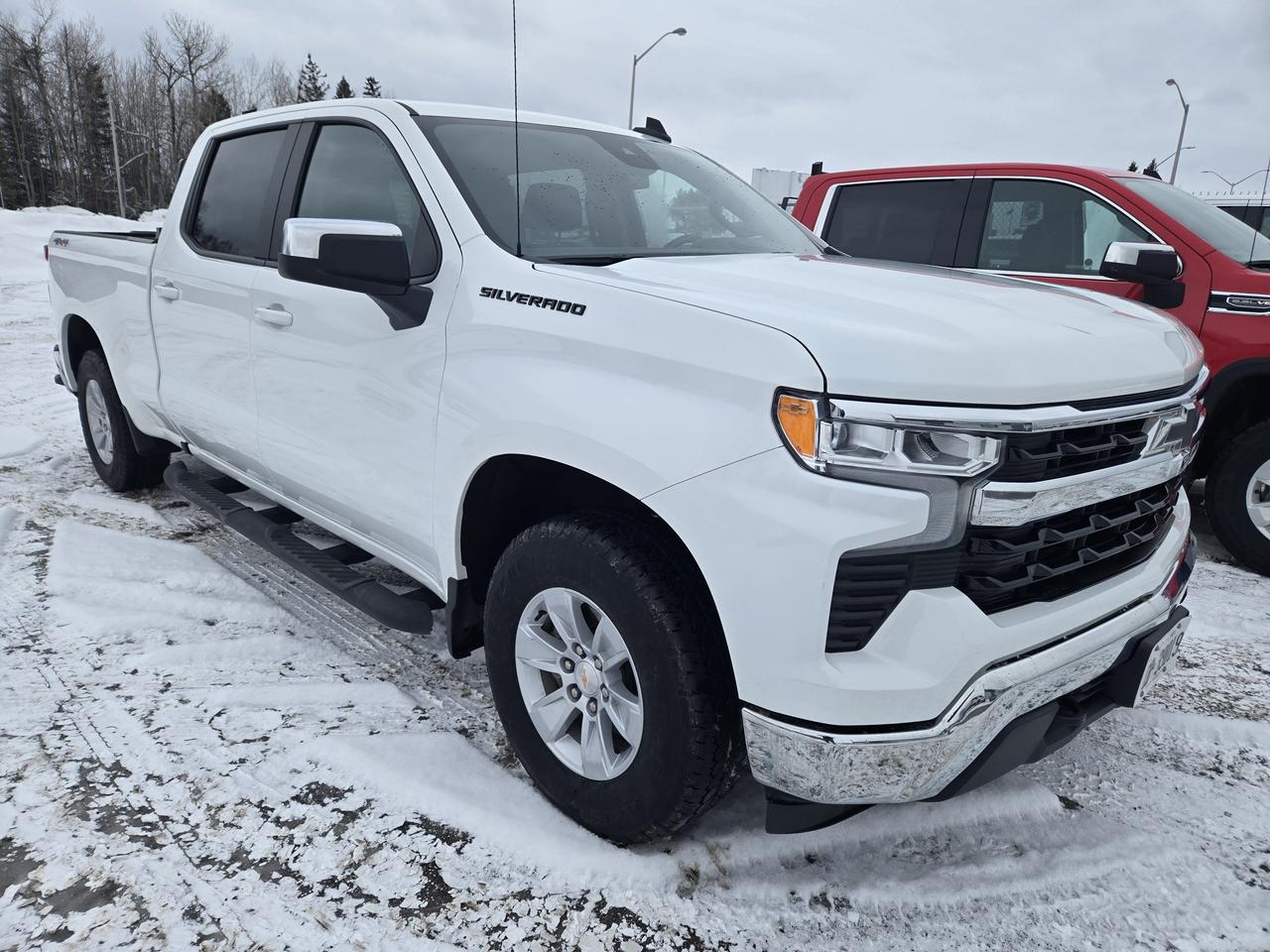 2025 Chevrolet Silverado 1500 LT Photo2
