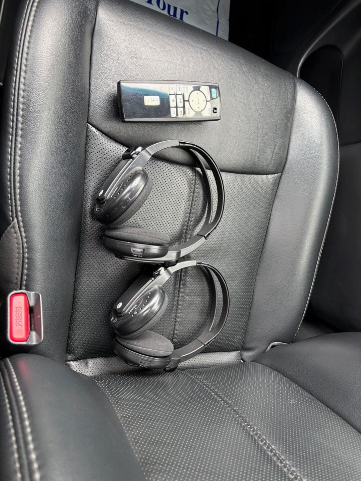 2016 Nissan Pathfinder Platinum Photo