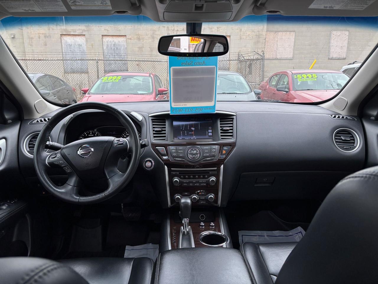 2016 Nissan Pathfinder Platinum Photo