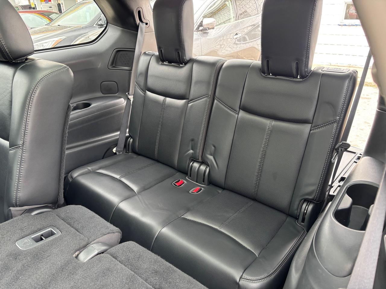 2016 Nissan Pathfinder Platinum Photo