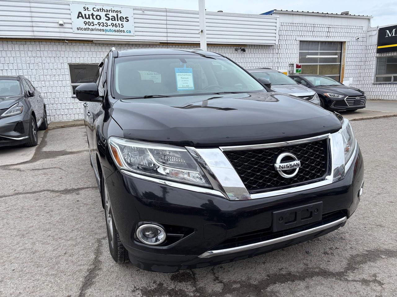 2016 Nissan Pathfinder Platinum Photo