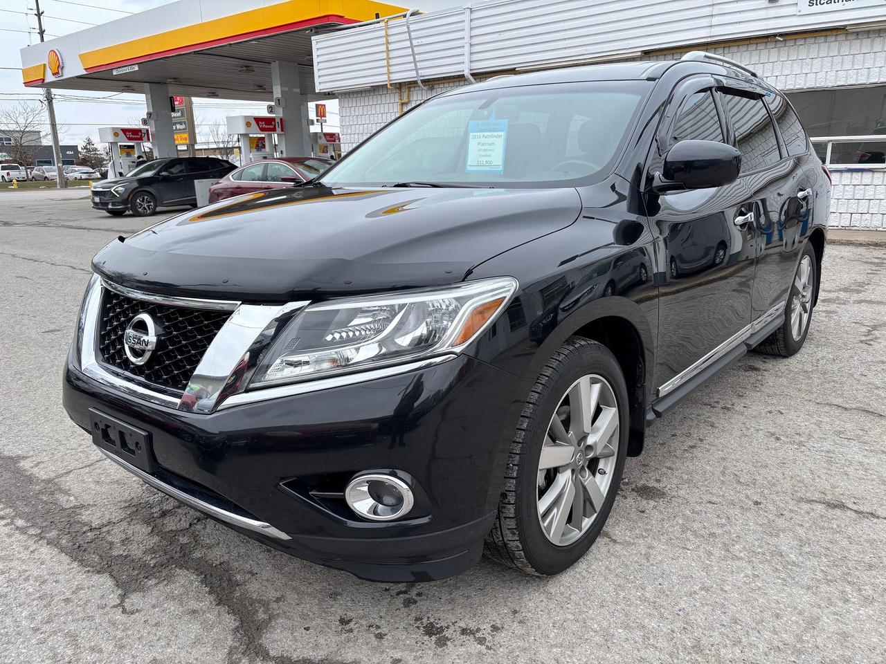 2016 Nissan Pathfinder Platinum Photo0