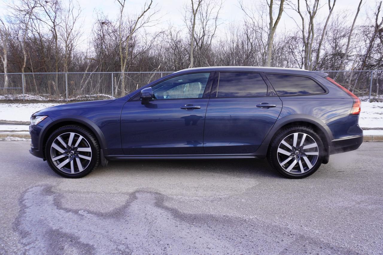 2022 Volvo V90 CROSS COUNTRY / INSCRIPTION / BOWERS & WILKINS /B6 Photo