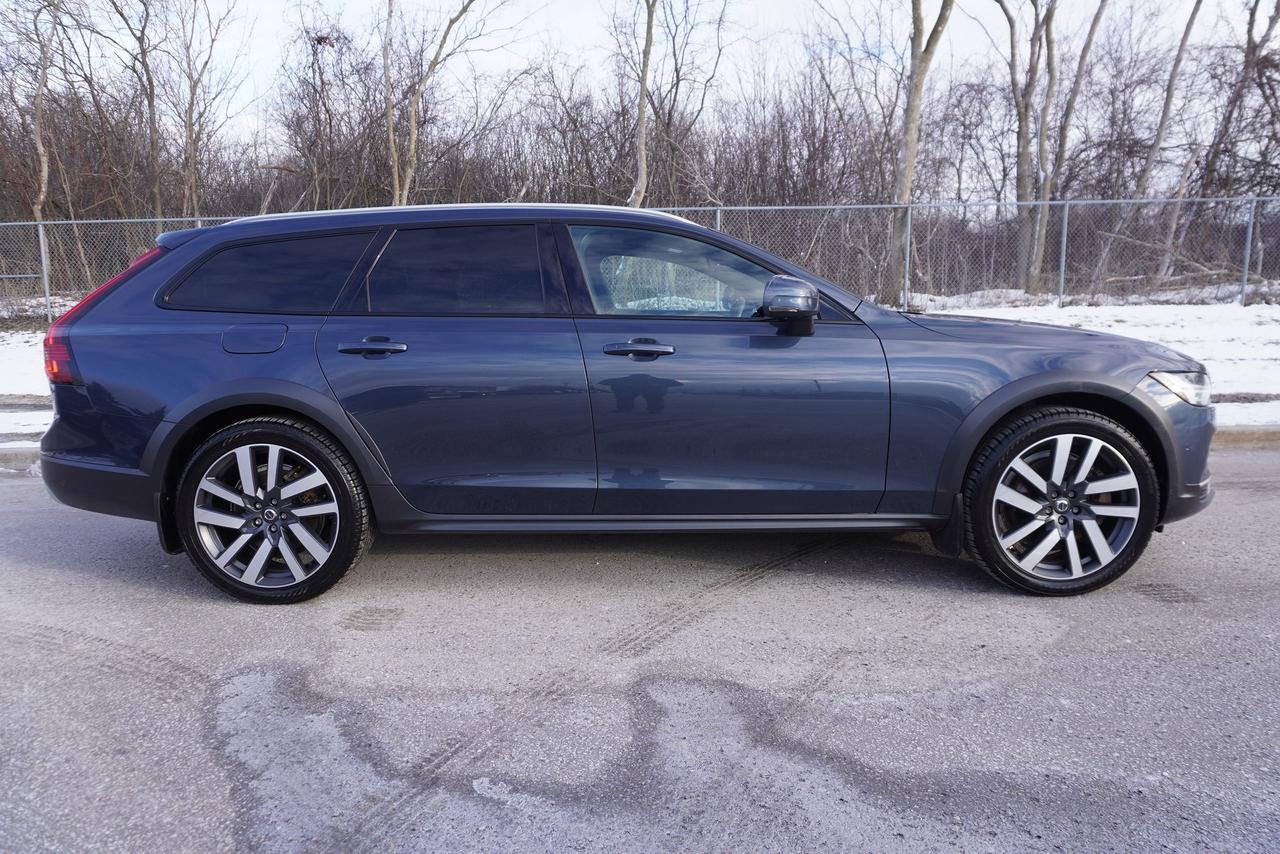 2022 Volvo V90 CROSS COUNTRY / INSCRIPTION / BOWERS & WILKINS /B6 Photo