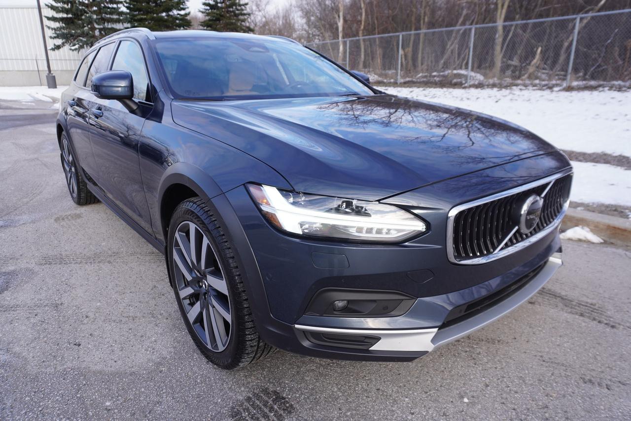2022 Volvo V90 CROSS COUNTRY / INSCRIPTION / BOWERS & WILKINS /B6 Photo