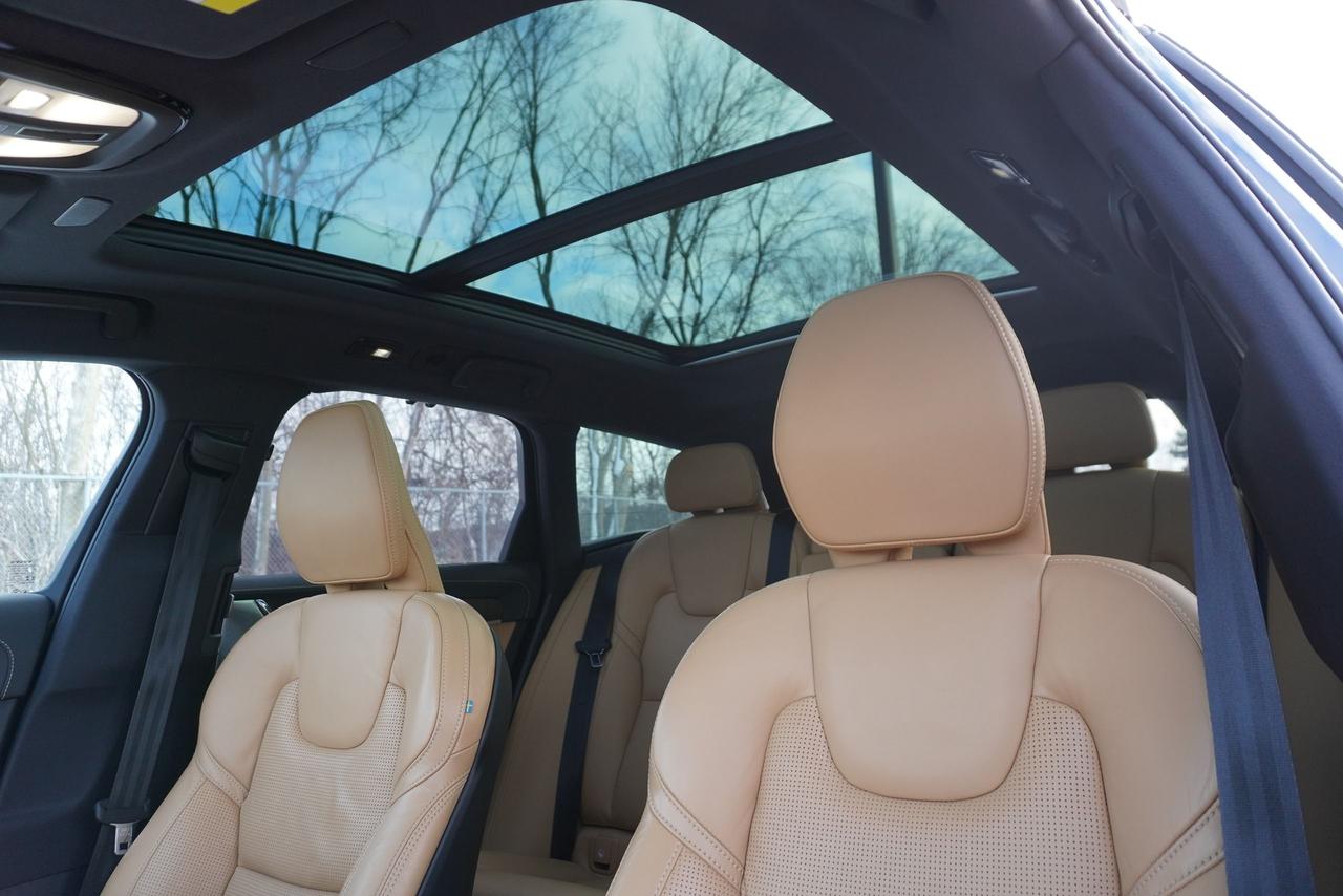 2022 Volvo V90 CROSS COUNTRY / INSCRIPTION / BOWERS & WILKINS /B6 Photo