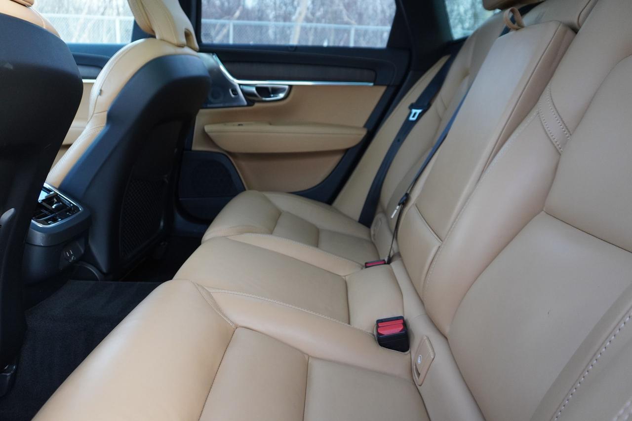 2022 Volvo V90 CROSS COUNTRY / INSCRIPTION / BOWERS & WILKINS /B6 Photo