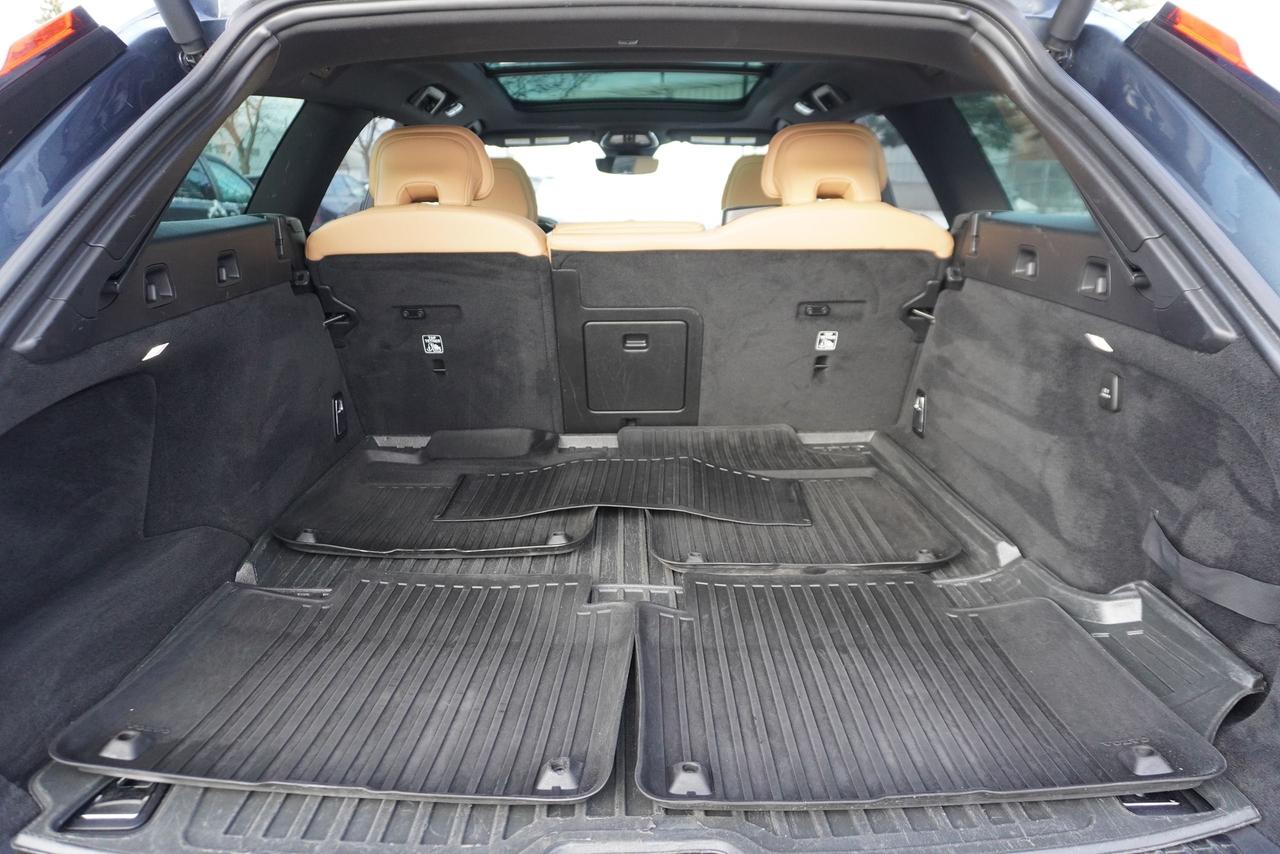 2022 Volvo V90 CROSS COUNTRY / INSCRIPTION / BOWERS & WILKINS /B6 Photo