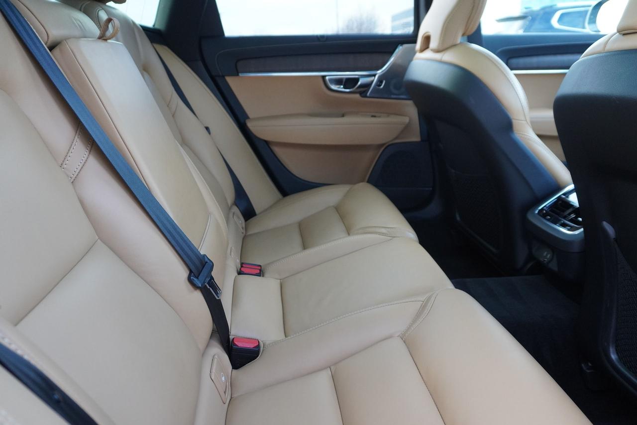 2022 Volvo V90 CROSS COUNTRY / INSCRIPTION / BOWERS & WILKINS /B6 Photo