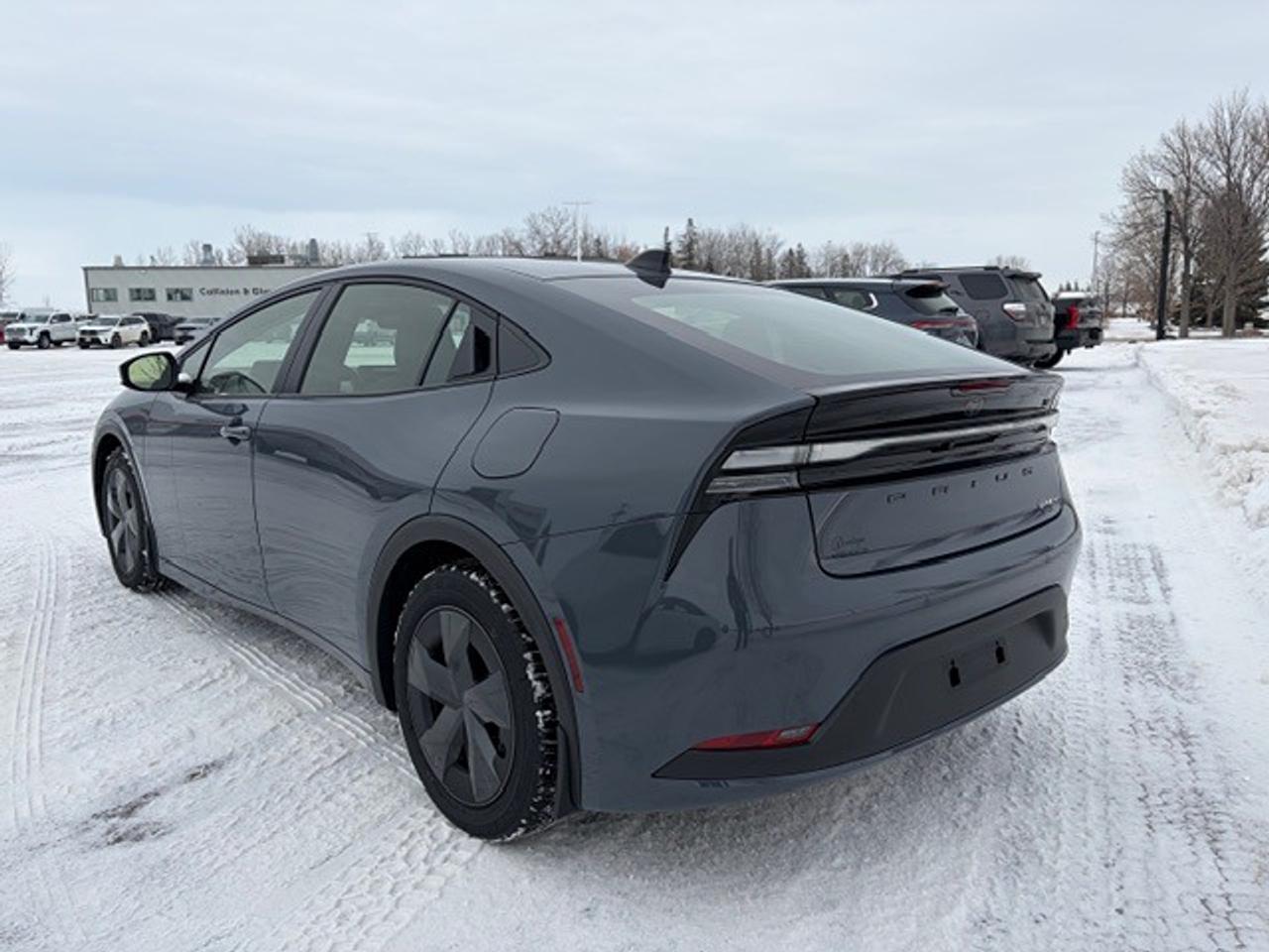 2026 Toyota Prius Plug-In Hybrid SE Photo2