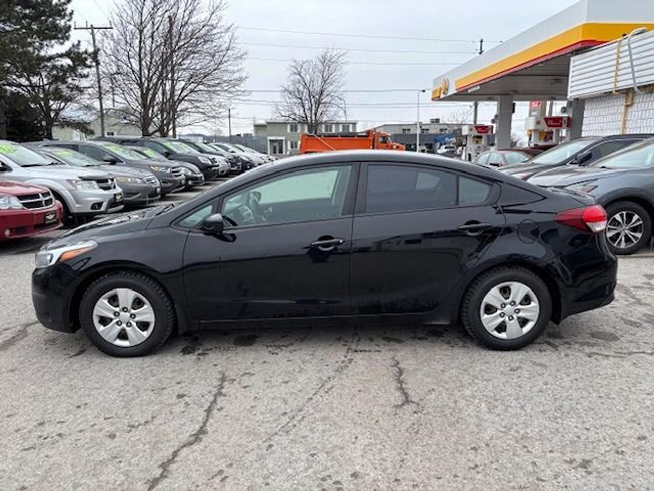 2017 Kia Forte LX Photo1