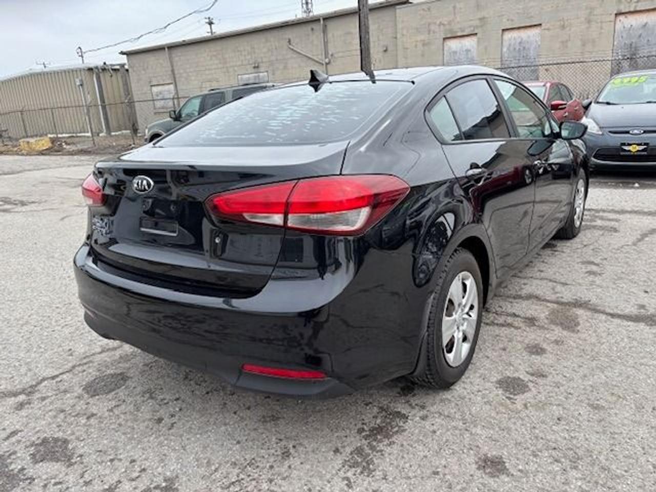 2017 Kia Forte LX Photo