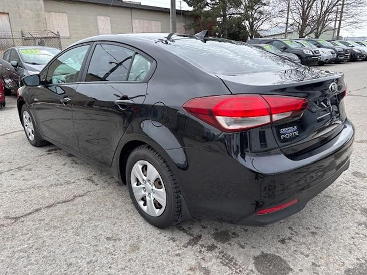 2017 Kia Forte LX Photo