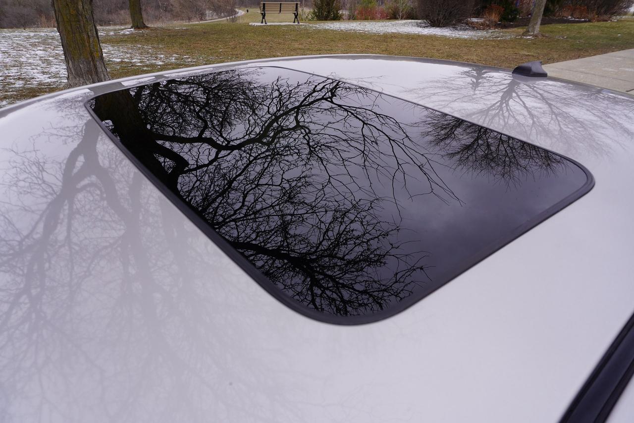 2008 Lincoln MKZ AWD / LEATHER / V6 / LOW KM'S / FRESH TRADE-IN Photo