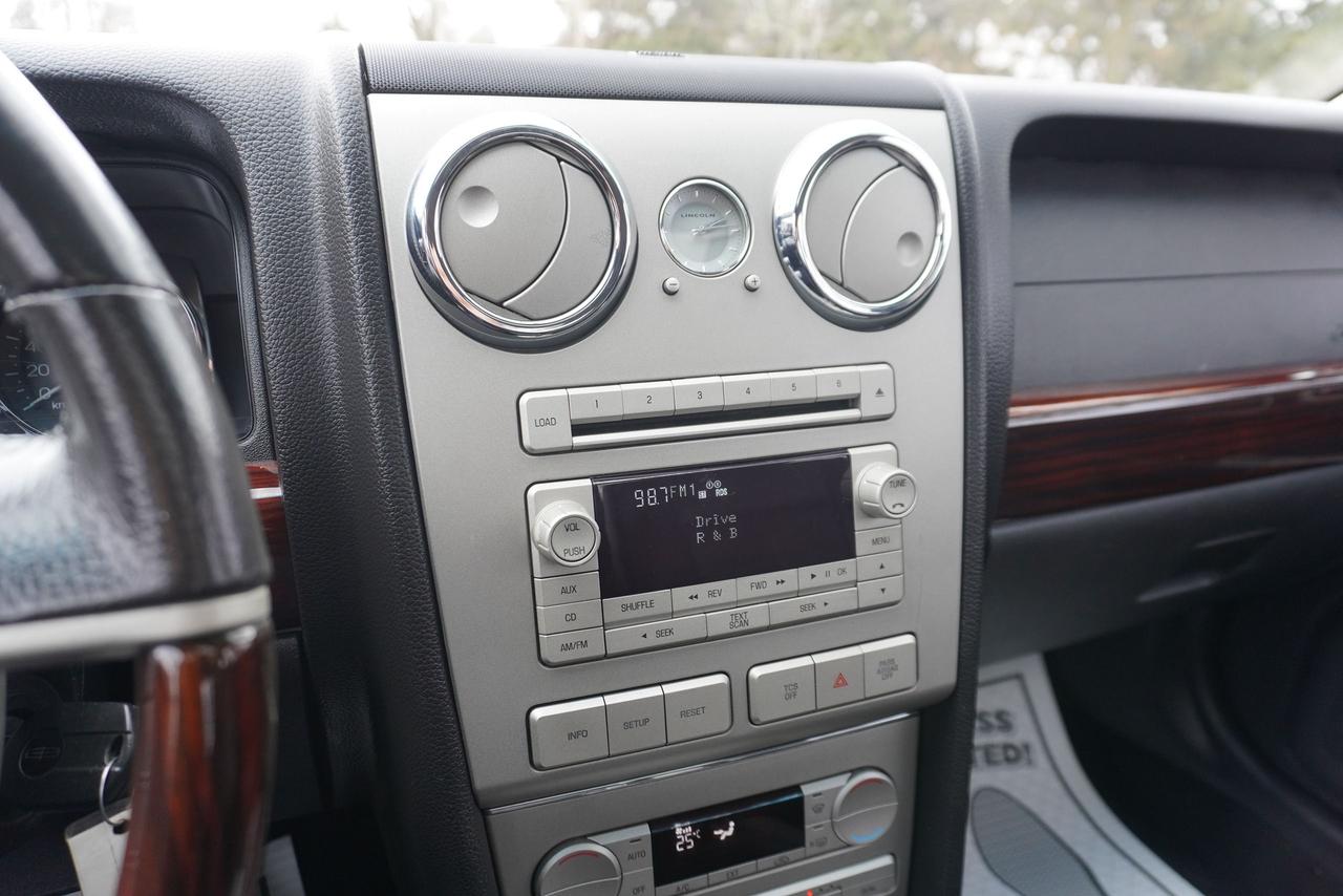 2008 Lincoln MKZ AWD / LEATHER / V6 / LOW KM'S / FRESH TRADE-IN Photo