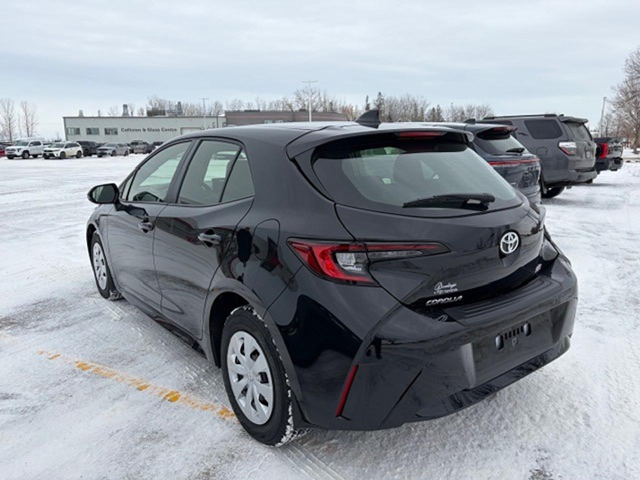 2026 Toyota Corolla SE Hatchback Photo2