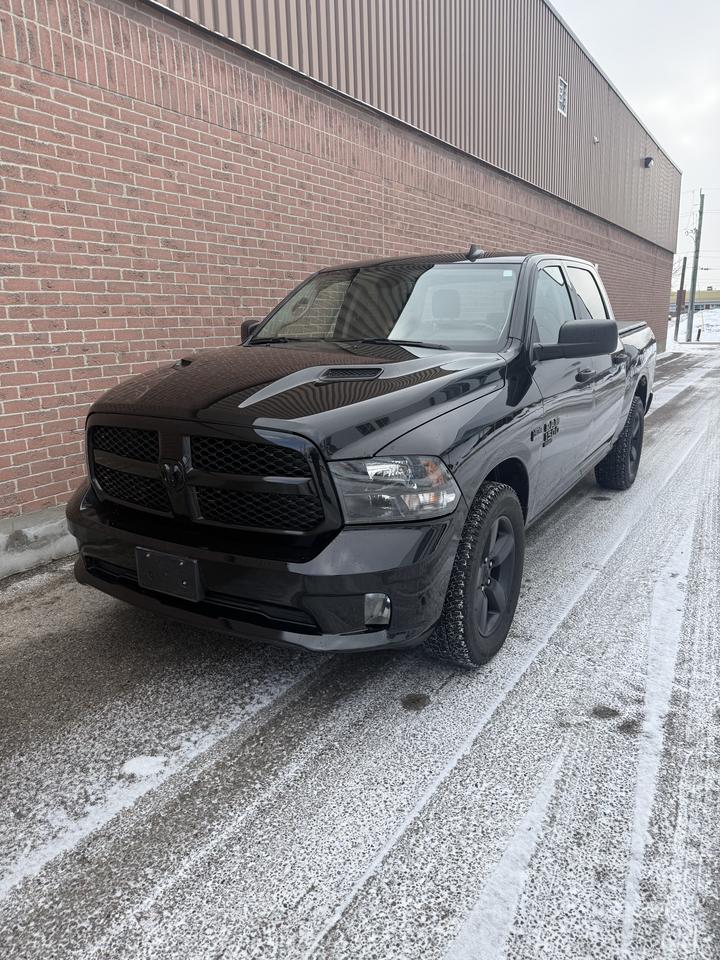 2021 RAM 1500 Classic EXPRESS Photo2
