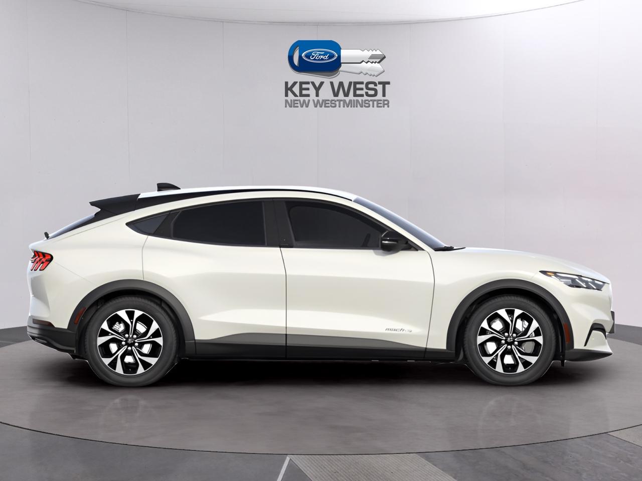 2025 Ford Mustang Mach-E Select AWD Photo4