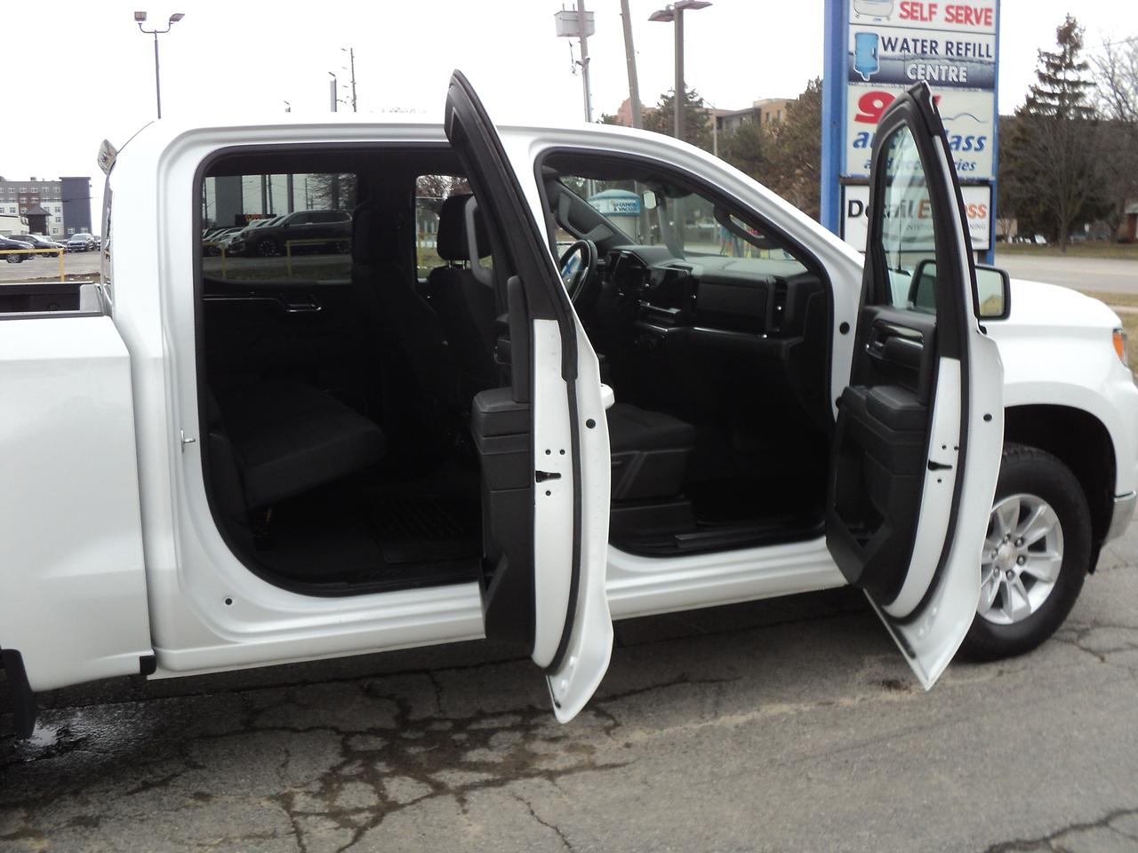 2024 Chevrolet Silverado 1500 LT CrewCab 4WD 5.3L8cylGas 5'10"Box HeatedSeats Photo