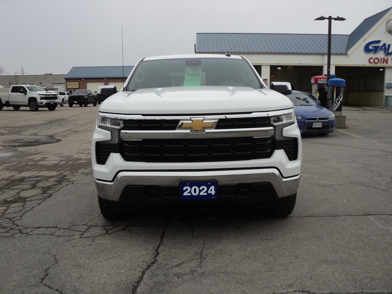 2024 Chevrolet Silverado 1500 LT CrewCab 4WD 5.3L8cylGas 5'10"Box HeatedSeats Photo2