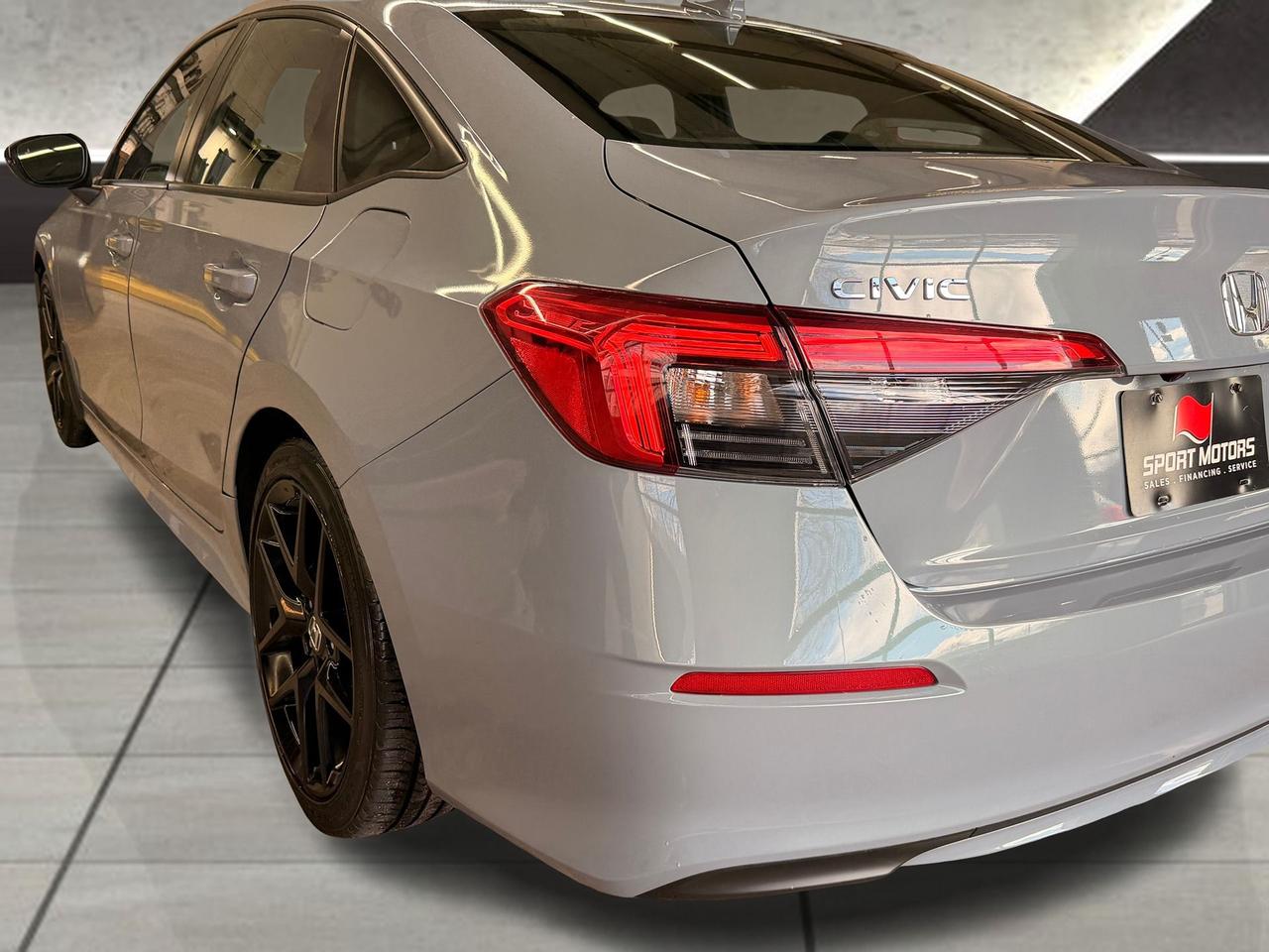 2022 Honda Civic Sport+Roof+BSM+Adaptive Cruise+CLEAN CARFAX Photo