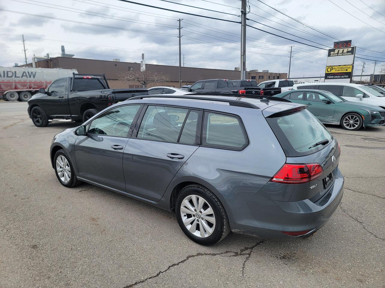 2016 Volkswagen Golf COMFORTLINE Photo