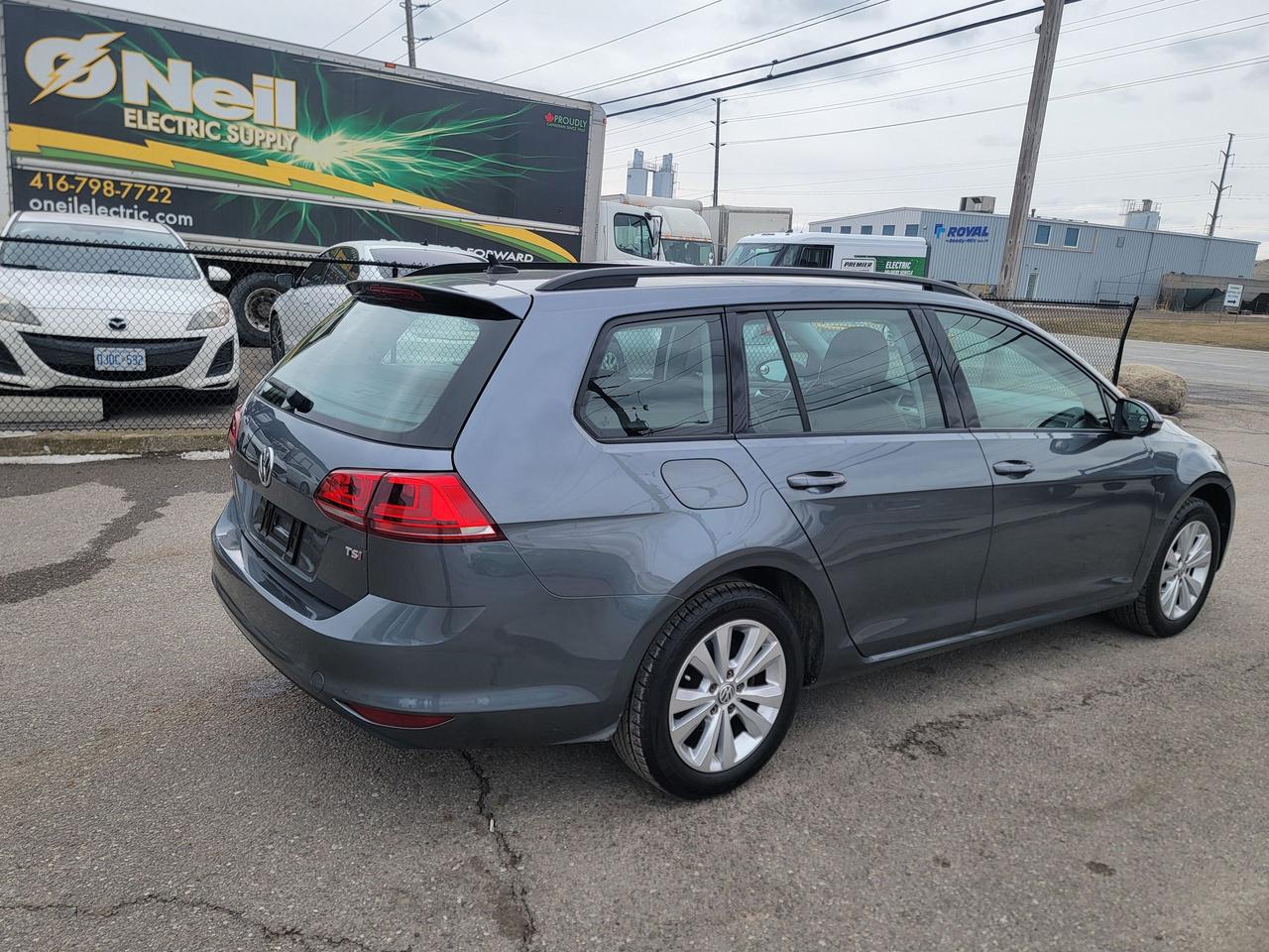 2016 Volkswagen Golf COMFORTLINE Photo