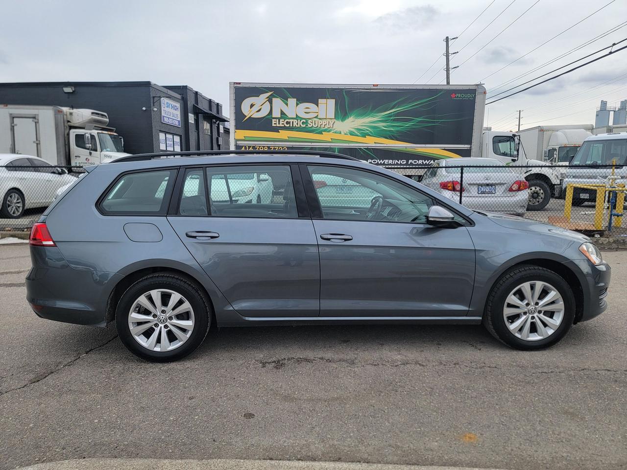 2016 Volkswagen Golf COMFORTLINE Photo