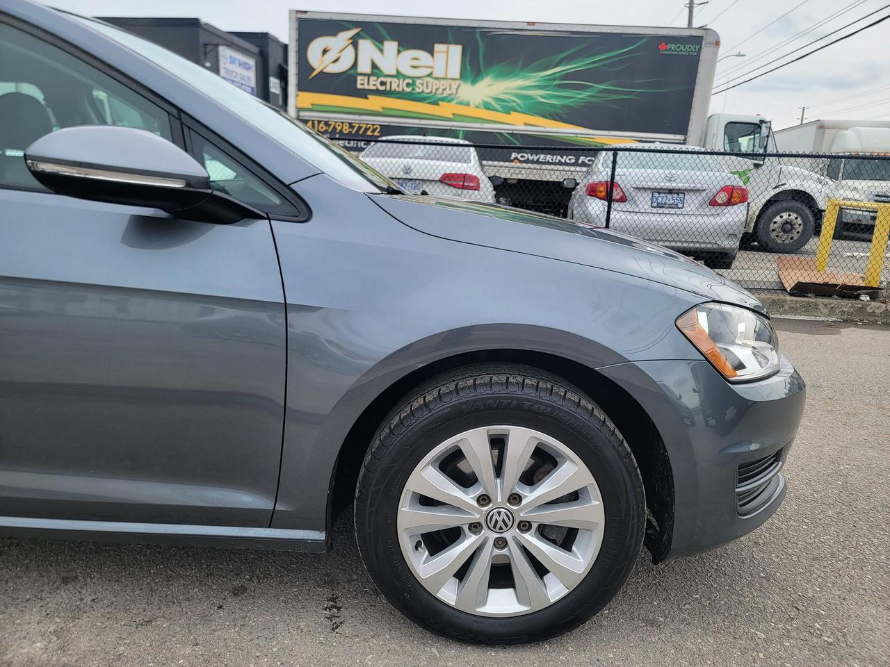 2016 Volkswagen Golf COMFORTLINE Photo