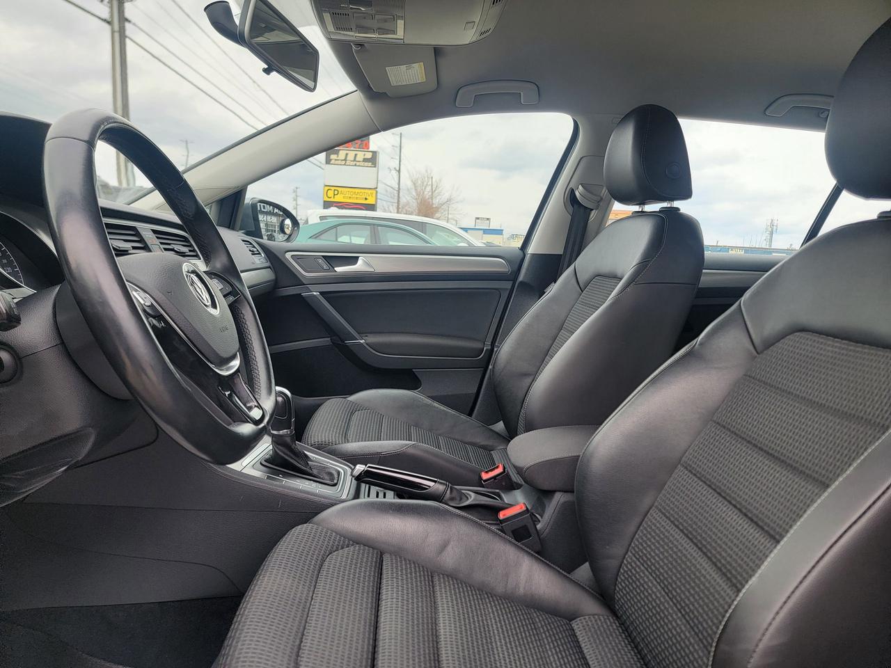 2016 Volkswagen Golf COMFORTLINE Photo