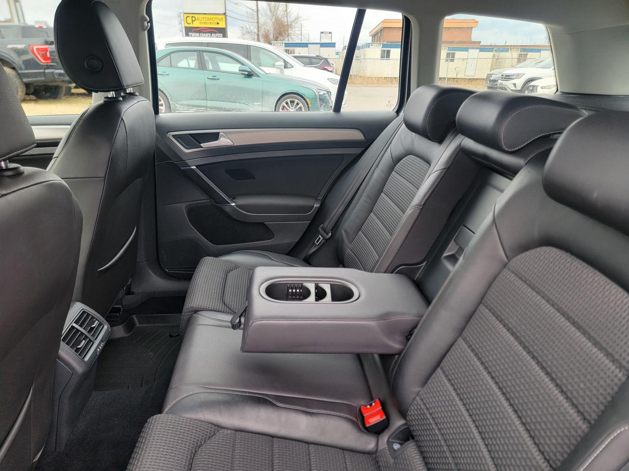 2016 Volkswagen Golf COMFORTLINE Photo