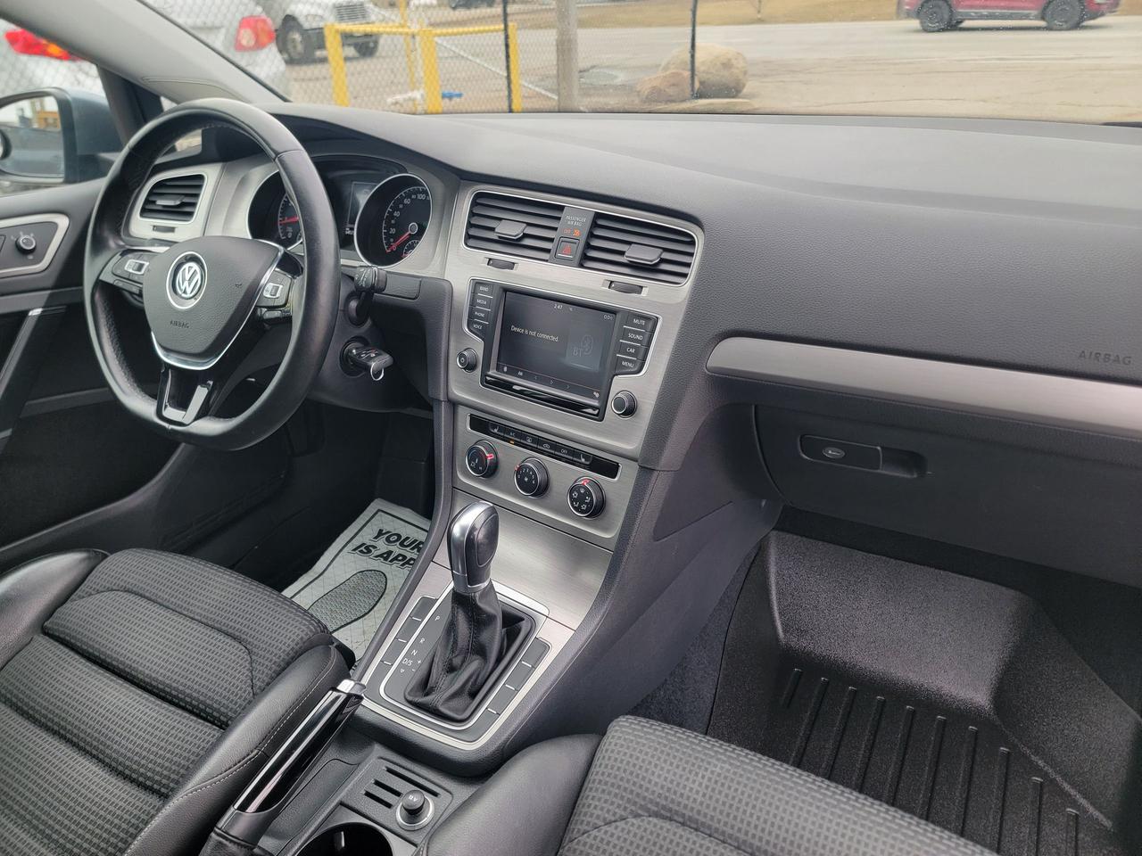 2016 Volkswagen Golf COMFORTLINE Photo