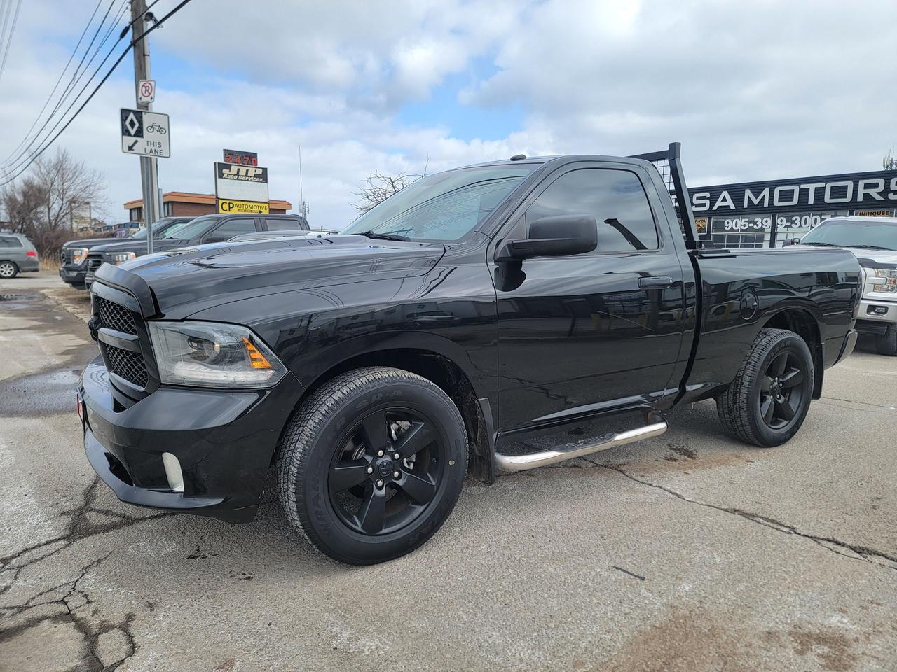 2015 RAM 1500 Express Photo2