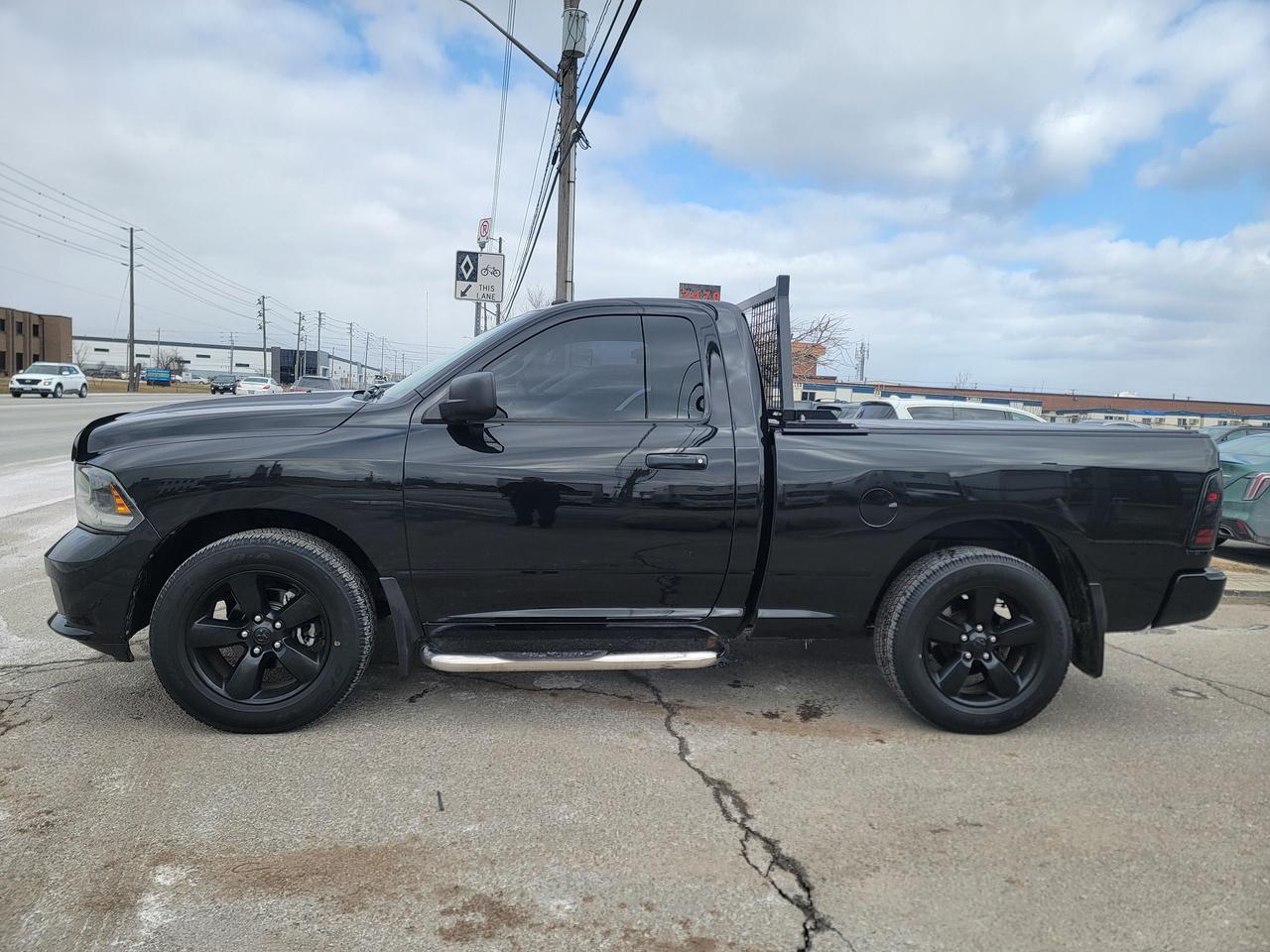 2015 RAM 1500 Express Photo3