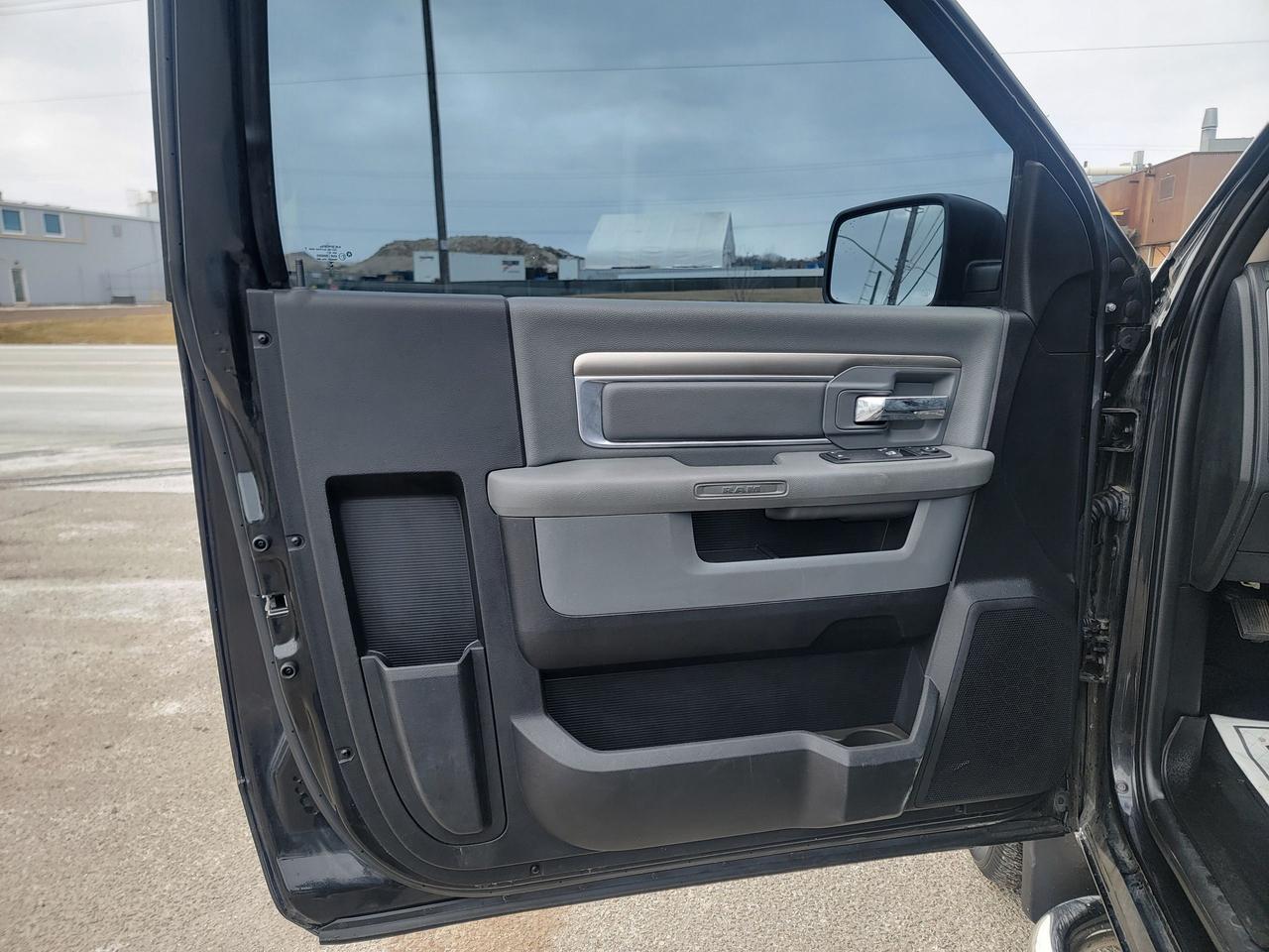 2015 RAM 1500 Express Photo