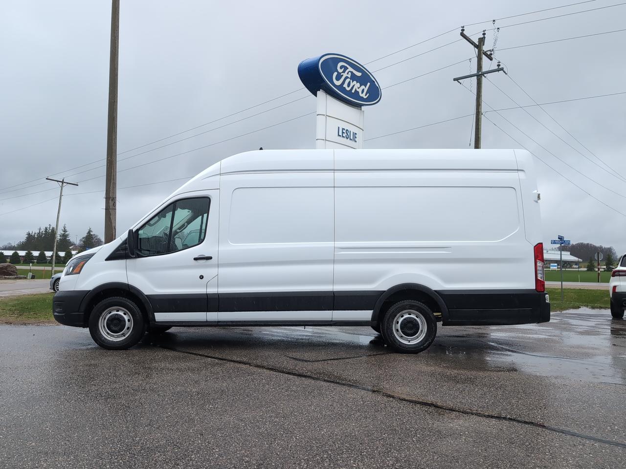2023 Ford Transit High Roof RWD Photo2