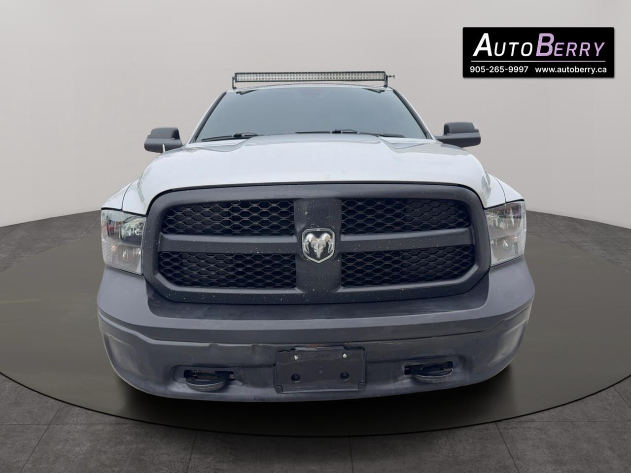 2015 RAM 1500 4WD CREW CAB 140.5" TRADESMAN Photo
