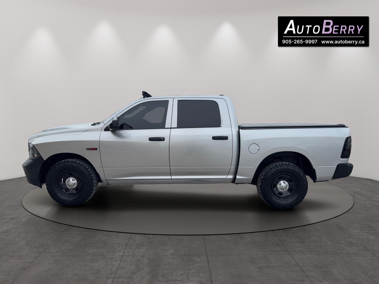 2015 RAM 1500 4WD CREW CAB 140.5" TRADESMAN Photo