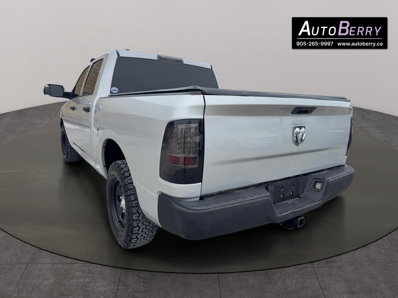 2015 RAM 1500 4WD CREW CAB 140.5" TRADESMAN Photo