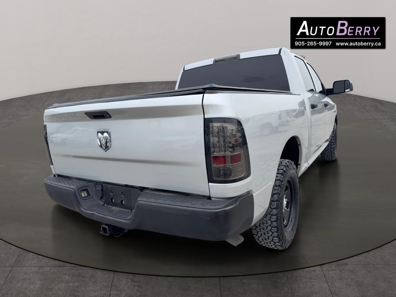 2015 RAM 1500 4WD CREW CAB 140.5" TRADESMAN Photo