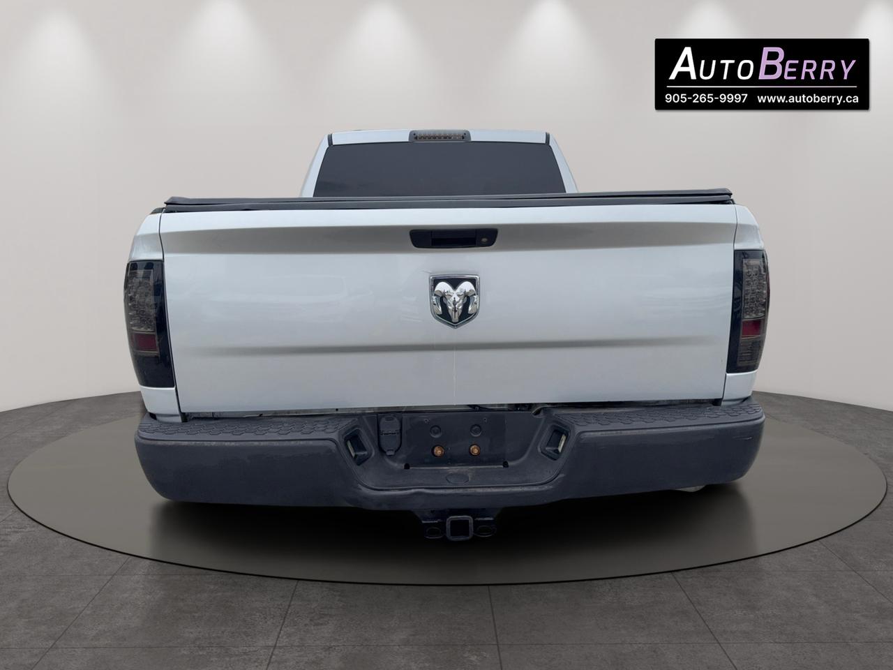 2015 RAM 1500 4WD CREW CAB 140.5" TRADESMAN Photo