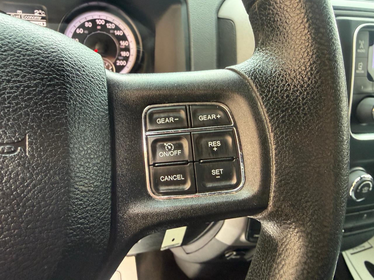 2015 RAM 1500 4WD CREW CAB 140.5" TRADESMAN Photo