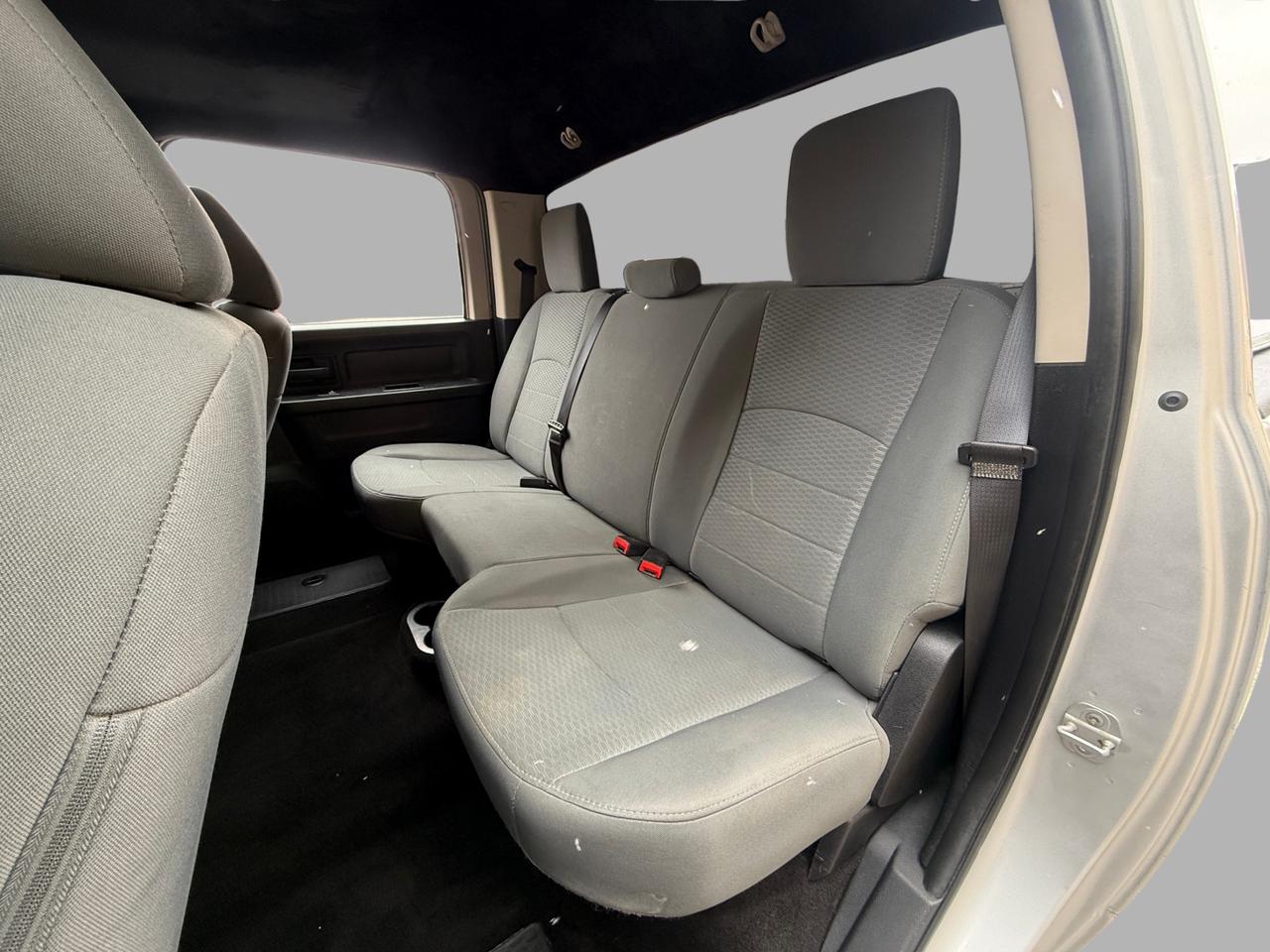 2015 RAM 1500 4WD CREW CAB 140.5" TRADESMAN Photo