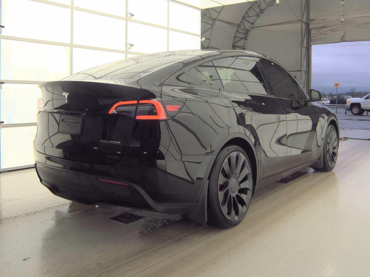 2022 Tesla Model Y PERFORMANCE AWD-WHITE INTERIOR-AUTOPILOT Photo