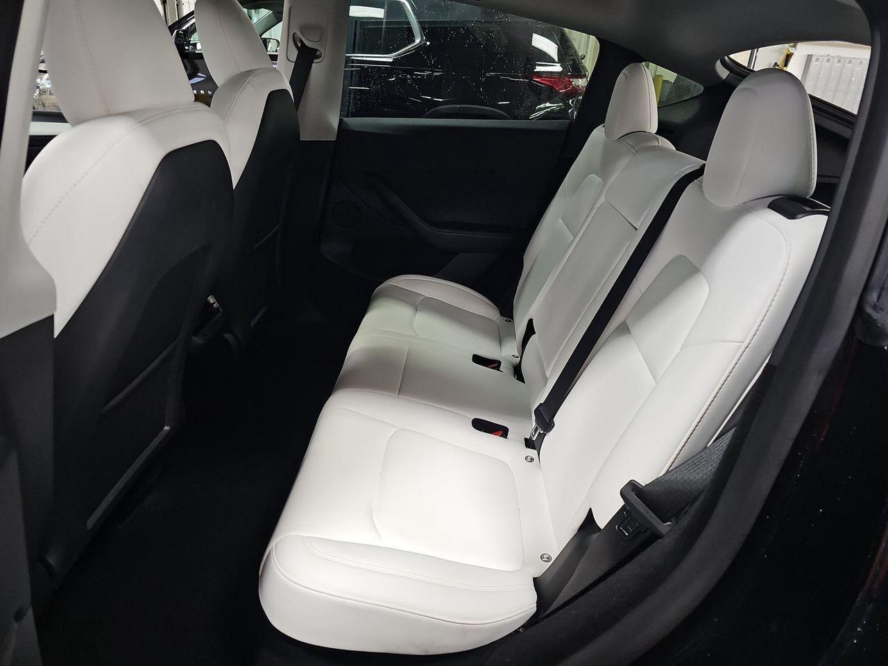 2022 Tesla Model Y PERFORMANCE AWD-WHITE INTERIOR-AUTOPILOT Photo